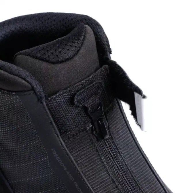 Scarpa Ikasu 2 WP Nero Bianco
